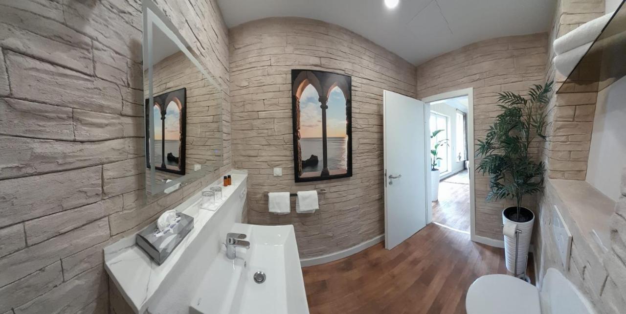 Hotel Garni Am Schloss Kottenheim Bagian luar foto